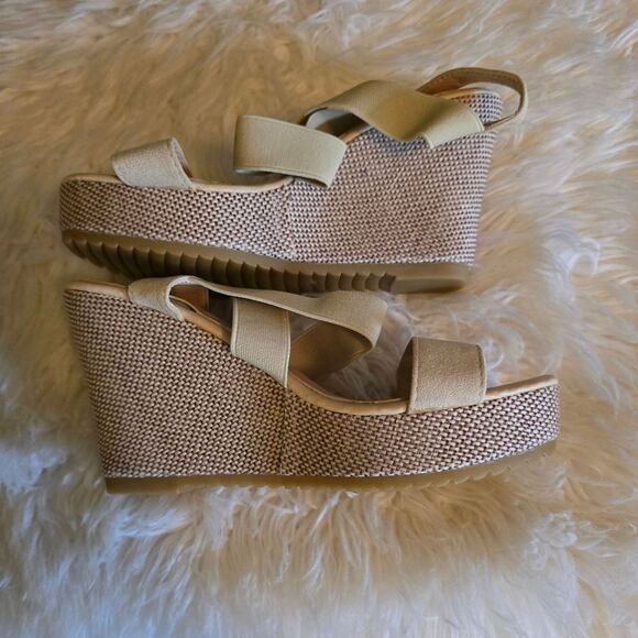 BEIGE PLATFORM WEDGE SANDALS - Picture 4 of 5